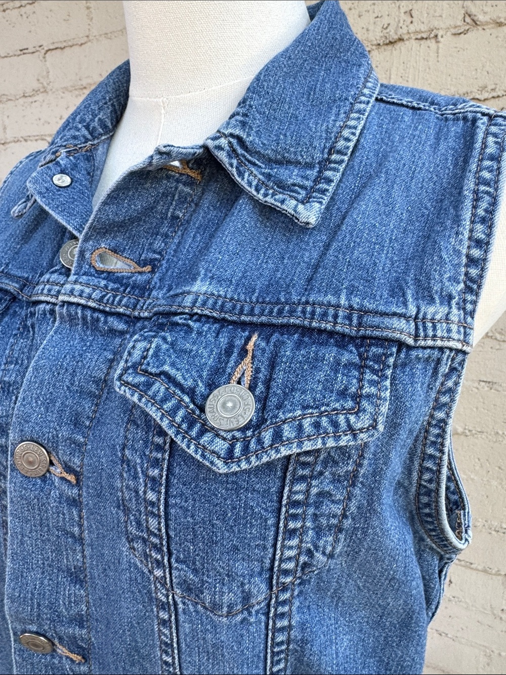 Levi's Cropped Taper Jumpsuit Sleeveless Medium Wash Size M - Picture 8 of 13